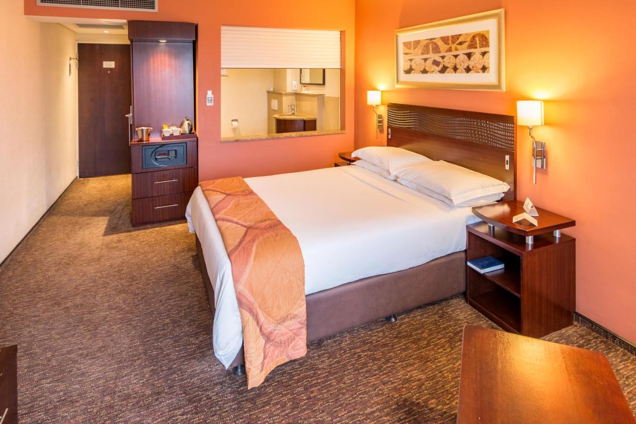 ซิตี ลอดจ์ โฮเต็ล แฮตฟิลด์ พรีตอเรีย Hotel พริทอเรีย ภายนอก รูปภาพ