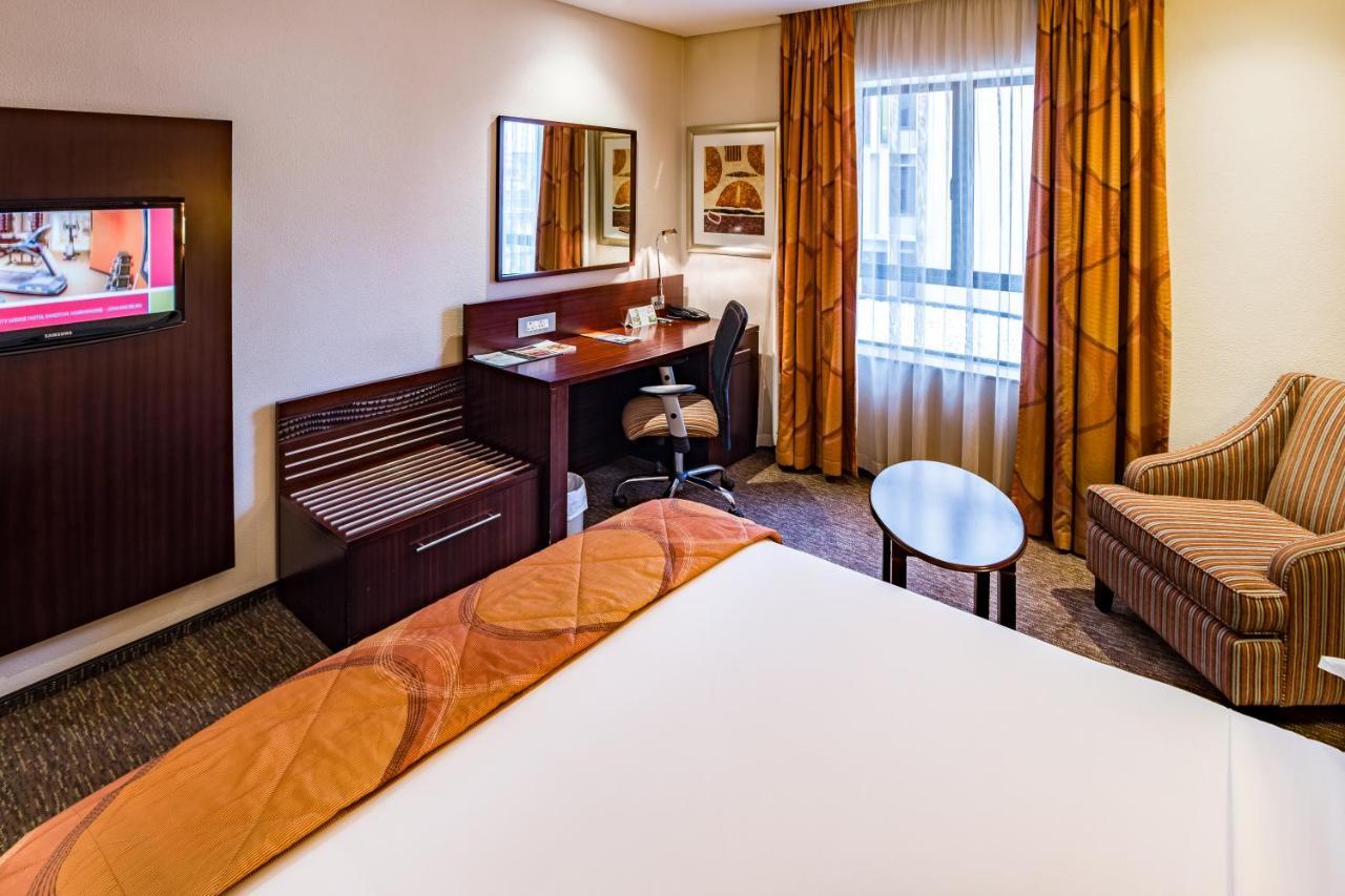 ซิตี ลอดจ์ โฮเต็ล แฮตฟิลด์ พรีตอเรีย Hotel พริทอเรีย ภายนอก รูปภาพ