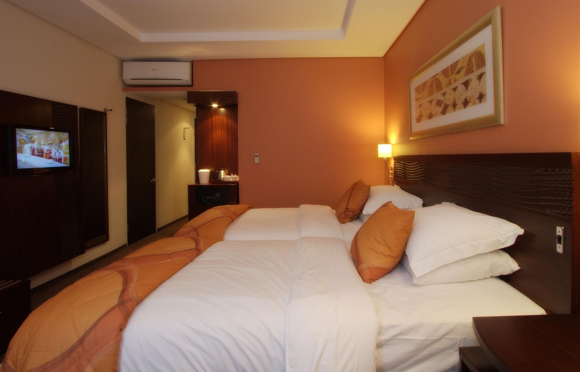 ซิตี ลอดจ์ โฮเต็ล แฮตฟิลด์ พรีตอเรีย Hotel พริทอเรีย ภายนอก รูปภาพ