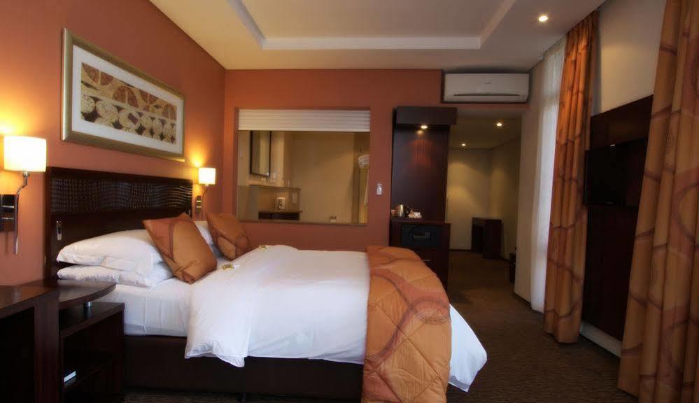 ซิตี ลอดจ์ โฮเต็ล แฮตฟิลด์ พรีตอเรีย Hotel พริทอเรีย ภายนอก รูปภาพ